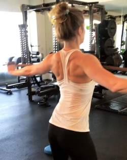 your-loving-rey:Just an appreciation for Brie Larson&rsquo;s Back!