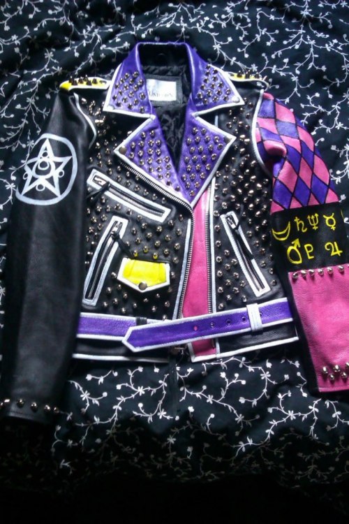 hamburgerjack:  sailormarx:  rabbivole:  coelasquid:  starsandstripesforever:  rumpshaker:  I mean..  Hell yeah.  I would wear this on my motorcycle.  i feel like there are people following me who would be into this   Shit.  All Girl Biker Gang Beating