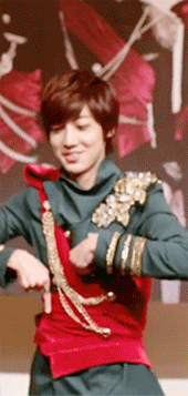 purple4d-blog:    Maknae Lines Of Boyfriend Dancing Sistar’s Loving U ~   