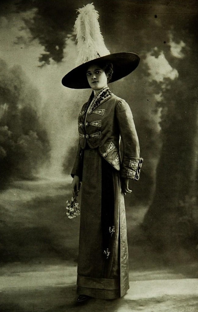 norkochka:  Parisian magazine “Les Modes”,1912 