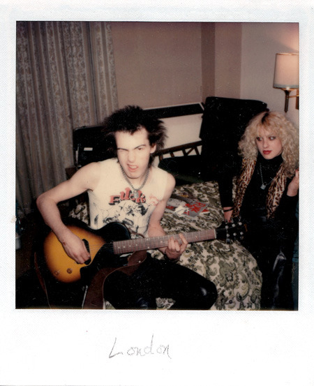 psychedelicmessworld:-Sid and Nancy.
