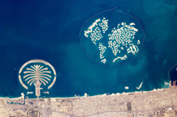 sixpenceee:  This is Dubai’s project “The World,” unveiled in 2003. This project features 300 man-made islands arranged to mimic Earth’s continents. These islands are for sale, so one can actually buy the entire North American continent.   