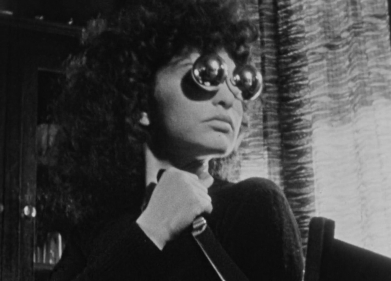 goregirlsdungeon:  Meshes of the Afternoon (1943) directed (and starring) Maya Deren