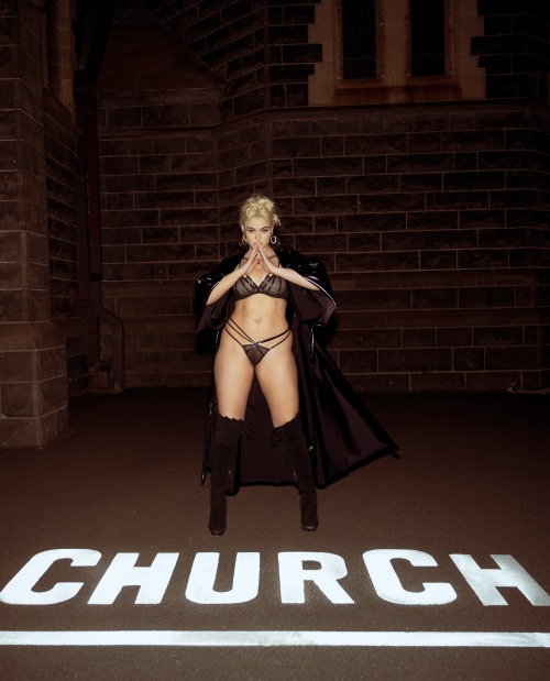 stefaniamodel:Take me to Church 