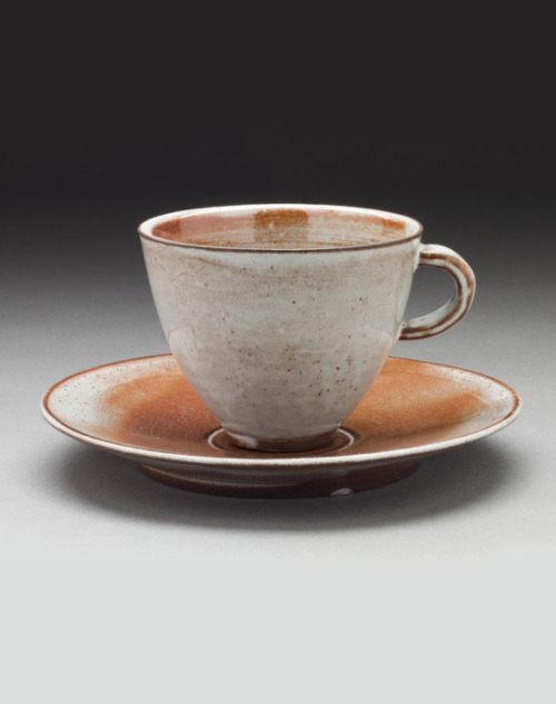 Otto Lindig, Cup and Saucer, 1923. Glazed earthenware. Bauhaus Weimar, Keramische Werkstätte Dornbur