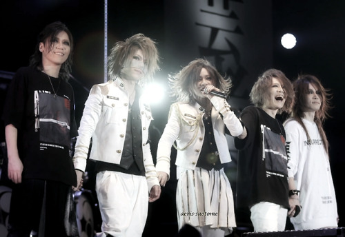 GazettE’s 15th Anniversary Live [NINTH Album]Please do not remove my name from the screen