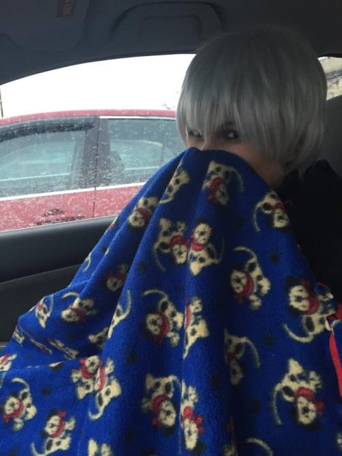 thanks to cosplay I finally, finally got to tuck Kaneki into a soft puppy blanket. That’s all 