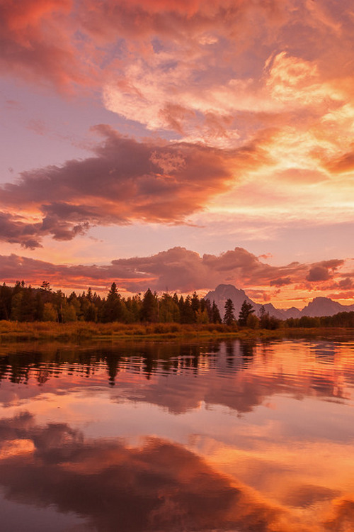 sundxwn:  Ultimate Sunset by Poliana DeVane