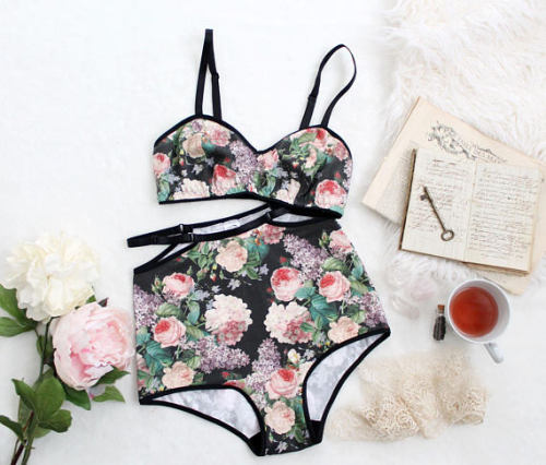 lovinghandmadelingerie:Ohhhlulu