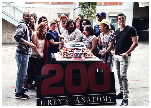 drmedusagrey:  @SarahDrewGreys: Yay 200th ep!! 