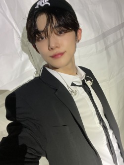 switchonyeonjun:Twitter Update 08-01-2022🦊 : “마지막 시상식까지 잘