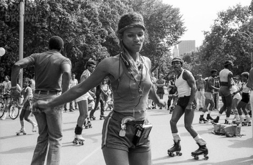nycnostalgia:Rollerskating in Central Park, 1982