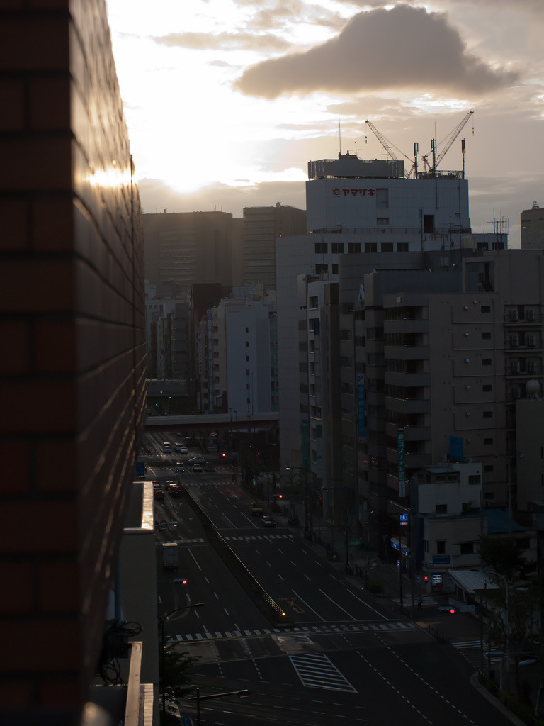 japan-overload:  by  Hajime Nagahata