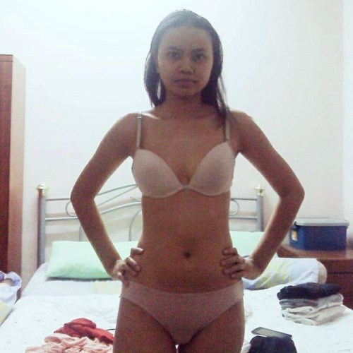 XXX gangbangkl:  Hijabslut worth a reblog photo