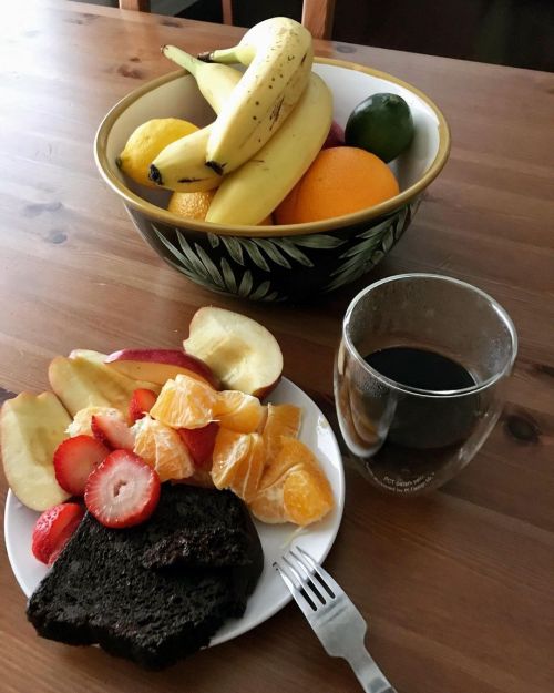 A delightful Saturday afternoon! Mhhh a slice of extra moist chocolate cake with some fresh fruit (s