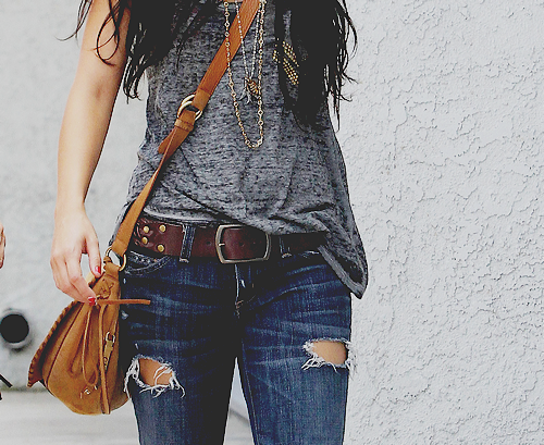 jeanswithbelts:Very nice example of ripped jeans with brown leather belt. natanulablog:that feeling 