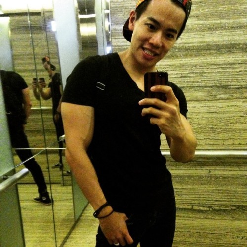Time for Xmas shopping! #ootd #model #muscle #allblack #gym by iamkingleylim ift.tt/1I3uggu