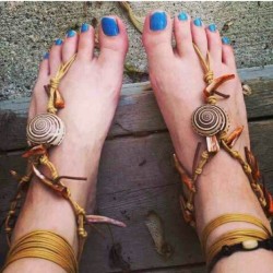 ifeetfetish:  Her feet are just wow :) @limppizza