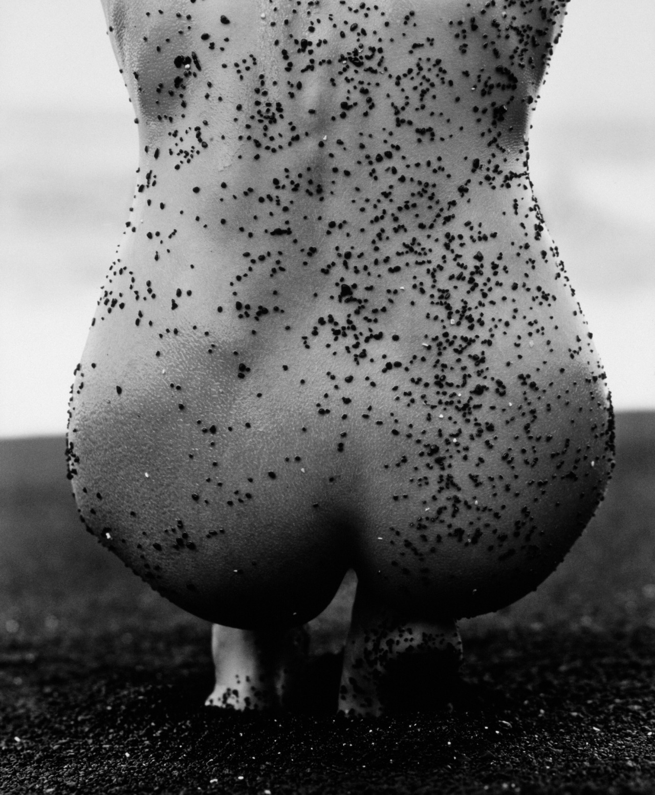 houkgallery:  Herb Ritts (American 1952-2002)Female Nude with Black Sand, Hawaii,