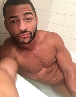 dominicanblackboy:  Ben Reznik got a fat gorgeous muscle ass on him! 