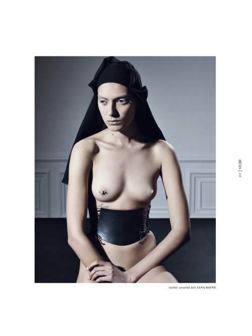 skt4ng:  “Behind Closed Doors” | Isabel Deprince By Léa Rielsen For Veoir Magazine!