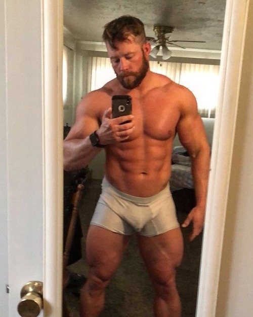 MUSCLE MAN DADDY