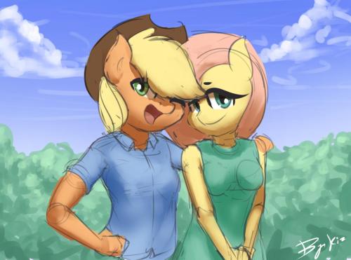 30minchallenge:Wow! Looks like Applejack and Fluttershy had a lot of fun adventures together! Thank you to all who participated!  We hope to see you back in a few hours for the Cadance Challenge!Artists Included:  Keboponda (http://keboponda.tumblr.com)