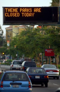 Disneylandguru:  This Was The Traffic Sign That Greeted Guests Traveling To Disneyland