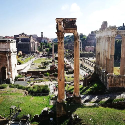 “L'anima di ogni uomo è una città popolata di abitanti ignoti; ma l'anima mia è Roma” (C