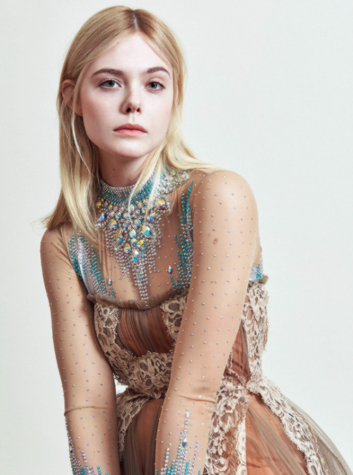 claireholt - ELLE FANNING© by Sofia Sanchez & Mauro...