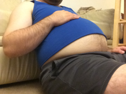 bigdrmr:  I love peekaboo shirts on chubby