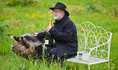 the-golden-ghost:slightly:mrdingo:This is the best photo ever taken of Terry Pratchett, and indeed o