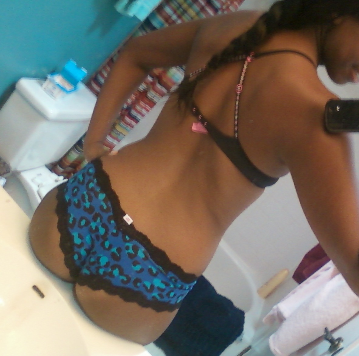 pantyland:  Who wants to see wats underneath!!??