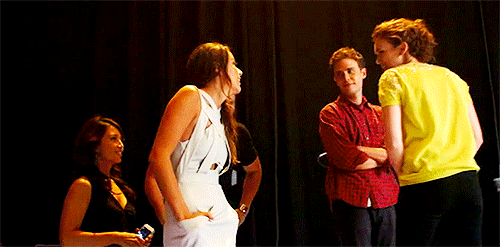 drhollystewart:finally got this moment in HQ!Chloe &amp; Elizabeth at SDCC 2013 + bonus Min