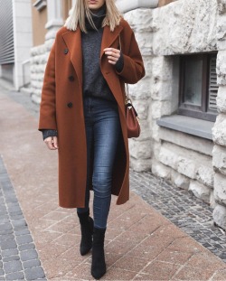 areasonablydressedwoman: