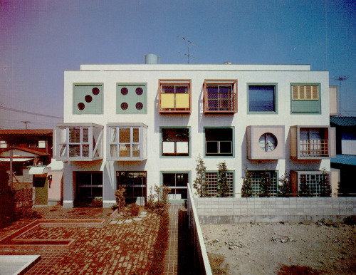 archiveofaffinities:Kazuhiro Ishii, 54 Windows, Soya Clinic and Residence, Hiratsuka, Kanagawa, Japa