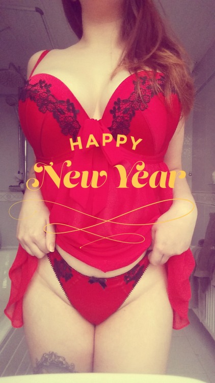 titsandswag:  Happy new year to all my followers 💕