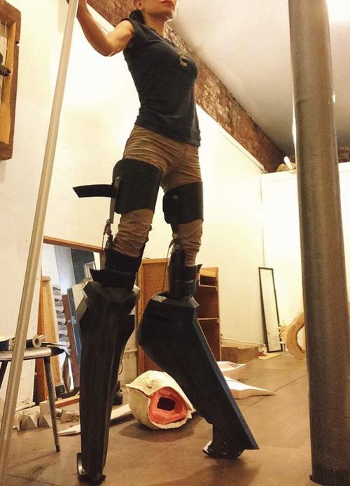 provoltagecosplay:  Installed stilts into Anubis’s lower leg parts and test fitting was successful 👍 I’m working on upper part of the legs now! ( ᐛ )و  By Ruby