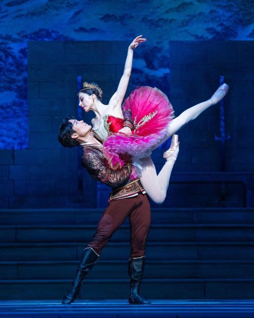 enchanted-keys:Maia Makhateli and Young Gyu Choi in Raymonda (Dutch National Ballet 2022)- photo by 