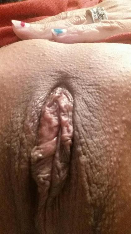 gaegas:Freshly waxed. gaegas.tumblr.com Submit your pussy @share-your-pussy Email:shareyourpu