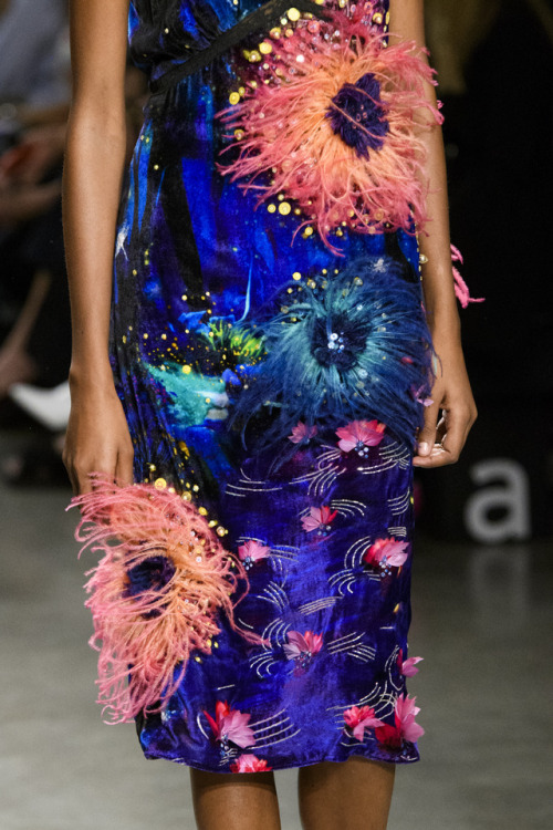 earthshaker1217:dapenguinninja:lenousroyal: Mary Katrantzou AW17Inspiration: Walt Disney’s Fanta