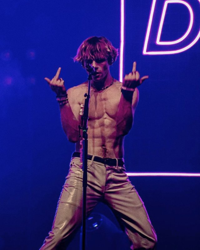 omnidudes: Ross Lynch   