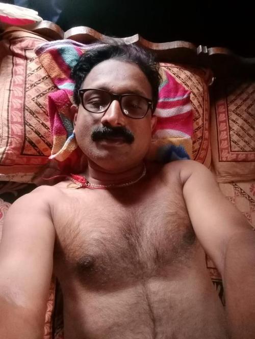 Mallu Rajeev Chandran , Hairy body display 