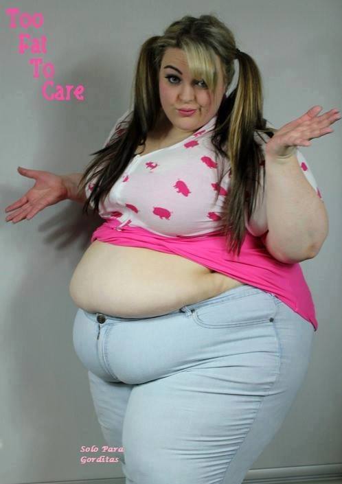 bbwssbbwlover:  How she get in those ducking jeans„„ Aww so Hott!