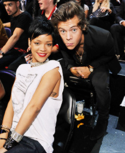 rihannasdick:  Rihanna + One Direction 