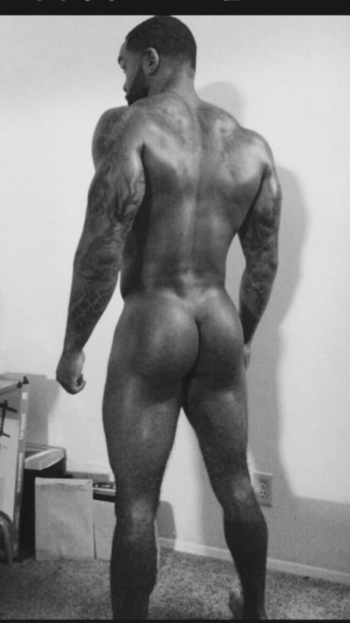 gorgeousblackmen:  seeker310:  princesofebony:  March 2, 2016   Royal Buttocks Noble