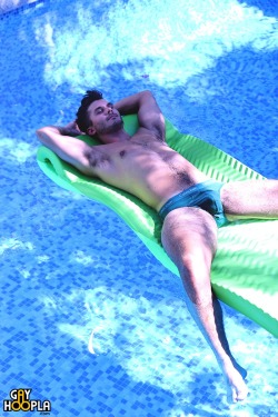 nthgf:  Clark Bates by the pool (GayHoopla) 