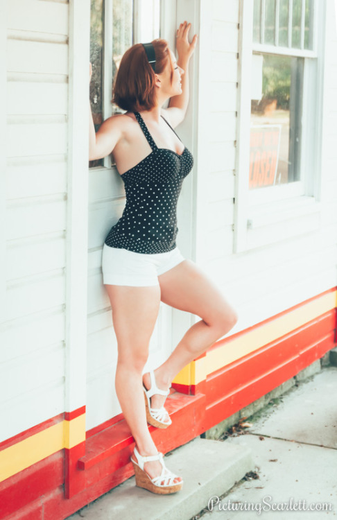 Picturing Scarlett