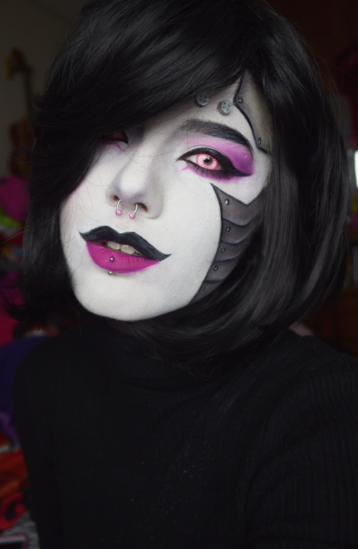 spectredeflector:  Mettaton Makeup because lots of folks asked for it, and what can