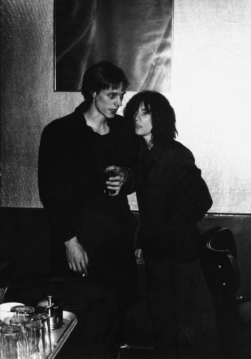 pattismithandrobertmapplethorpe: Patti Smith and Tom Verlaine Max’s Kansas City 1975